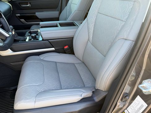 Used 2024 Toyota Tundra Limited image 21