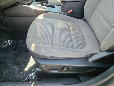 Used 2022 Ford Escape SE FWD image 10