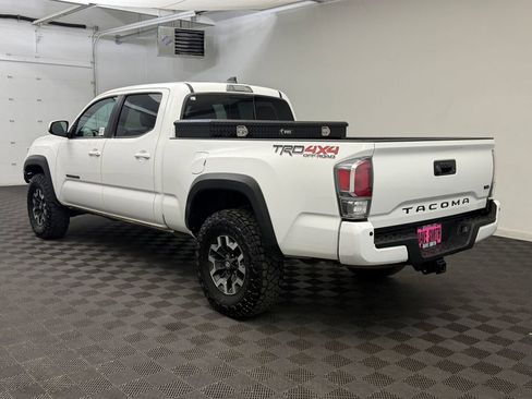 Used 2023 Toyota Tacoma TRD Off-Road w/ Technology Package AWD/4WD image 3