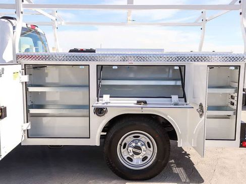 New 2026 Ford F250 XL w/ XL Chrome Package RWD image 30