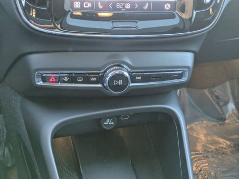 Certified 2023 Volvo XC40 Recharge Plus image 22