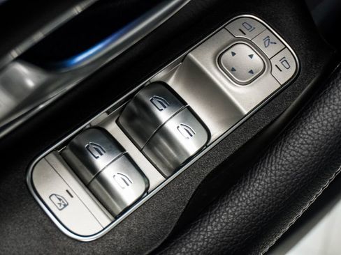 Used 2025 Mercedes-Benz GLE 450e 4MATIC image 24