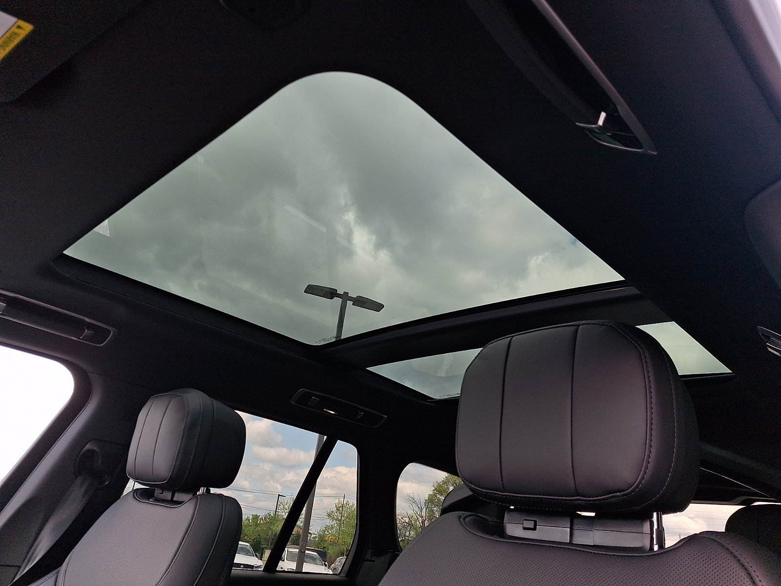 New 2026 Land Rover Range Rover SE AWD/4WD image 12