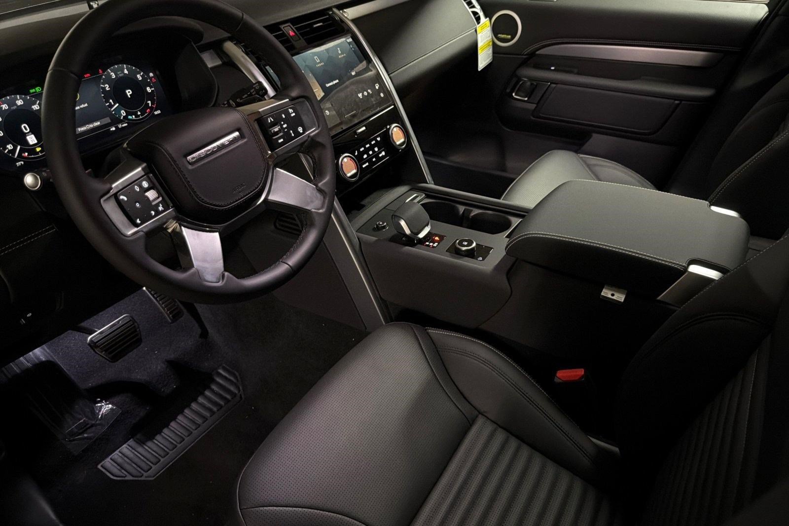 New 2026 Land Rover Discovery Limited Edition AWD/4WD image 4