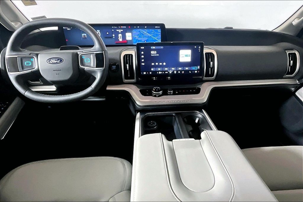 Used 2026 Ford Expedition Active RWD image 11