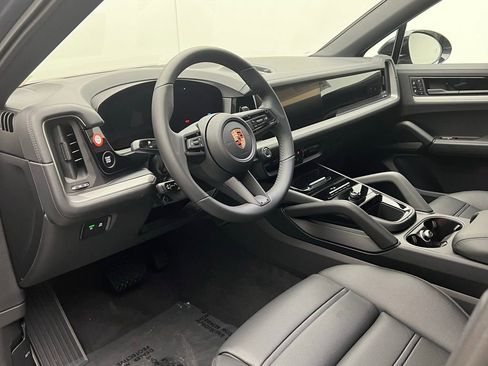 New 2026 Porsche Cayenne Coupe AWD/4WD image 4