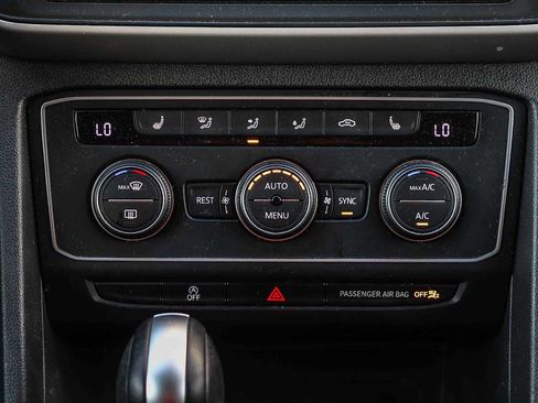 Used 2021 Volkswagen Atlas SE w/ Towing Package image 14