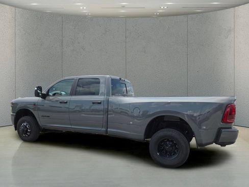 New 2026 RAM 3500 Big Horn AWD/4WD image 8