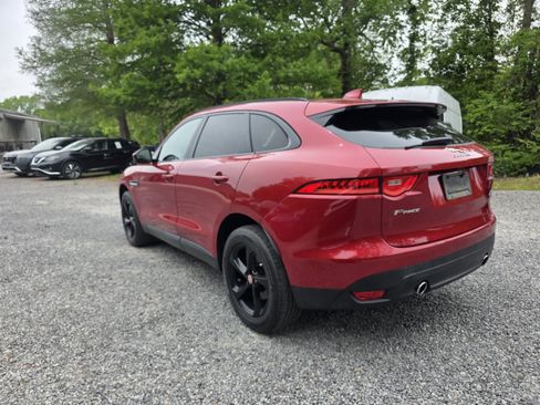 Used 2017 Jaguar F-PACE Premium image 5