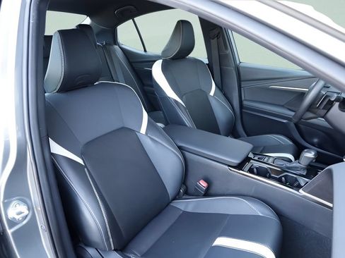 Used 2025 Toyota Camry SE FWD image 23