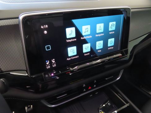 New 2026 Volkswagen Atlas Cross Sport SEL R-Line image 17