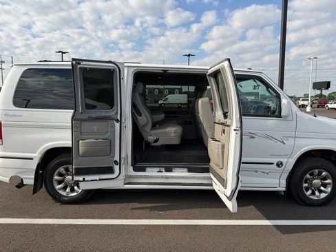 Used 2014 Ford E-150 and Econoline 150 w/ RV Plus Package RWD image 5