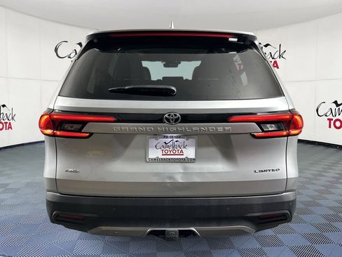 Used 2024 Toyota Grand Highlander Limited image 7