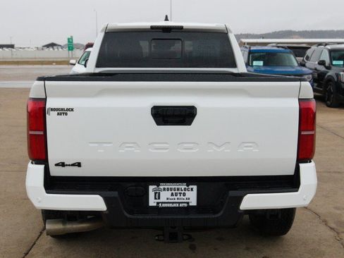 Used 2025 Toyota Tacoma TRD Off-Road image 4