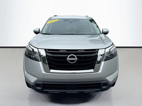 Certified 2024 Nissan Pathfinder SV FWD image 2