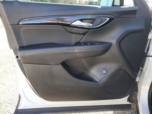 Used 2022 Buick Envision Essence w/ Safety Package image 15