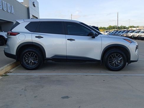 Used 2024 Nissan Rogue S FWD image 6