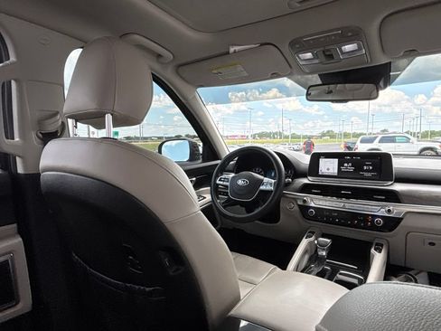 Used 2021 Kia Telluride EX w/ EX Premium Package FWD image 30