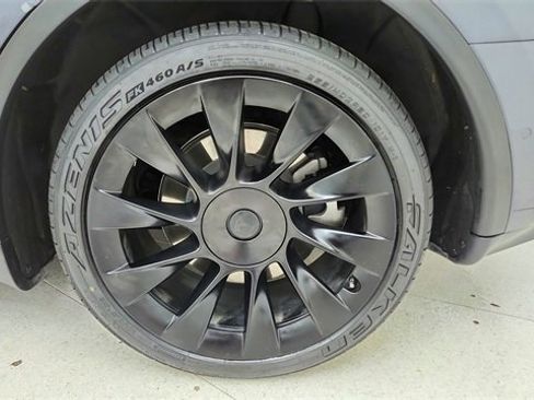 Used 2021 Tesla Model Y Long Range image 61