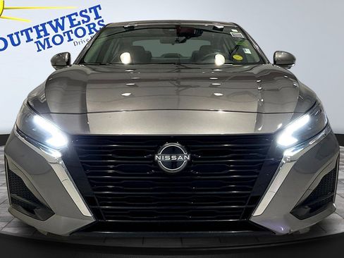 Used 2023 Nissan Altima 2.5 SL AWD/4WD image 2