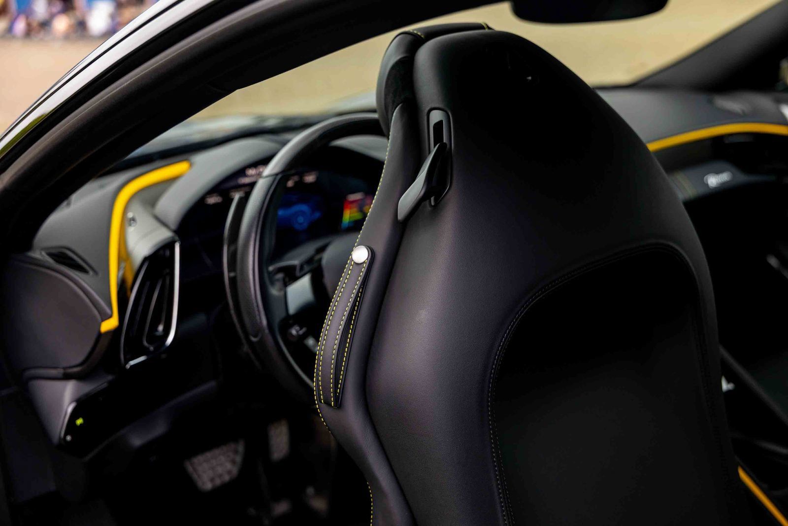 Used 2022 Ferrari Roma RWD image 29