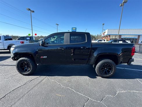 Used 2019 Chevrolet Colorado Z71 w/ Z71 Midnight Edition image 9