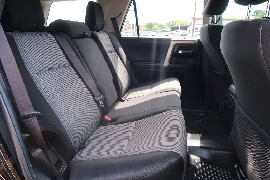 Used 2016 Toyota 4Runner SR5 AWD/4WD image 9