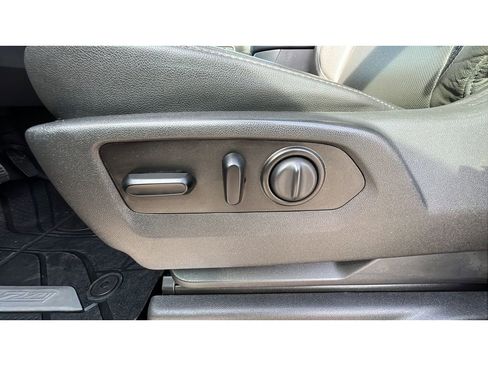 Certified 2019 Chevrolet Silverado 1500 LTZ w/ LTZ Premium Package image 25