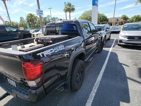Used 2018 Toyota Tacoma TRD Off-Road AWD/4WD image 5