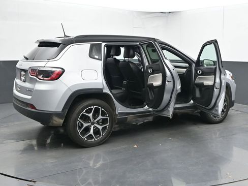 Used 2025 Jeep Compass Limited AWD/4WD image 60