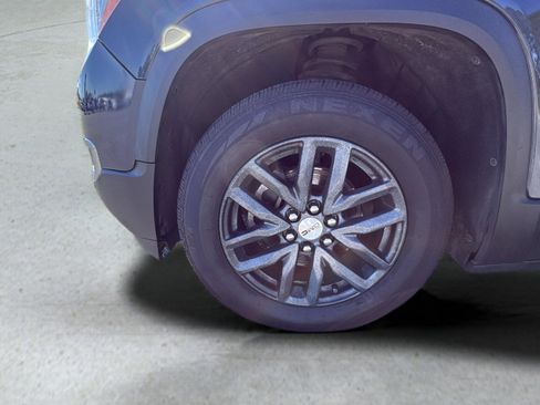 Used 2018 GMC Acadia SLT image 17