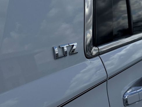Used 2015 Chevrolet Tahoe LTZ AWD/4WD image 33