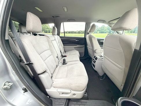 Used 2020 Honda Pilot EX image 44