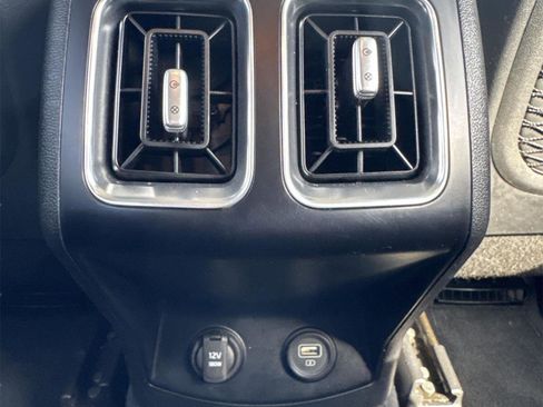 Used 2022 Kia Sorento LX image 27