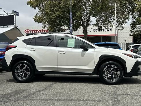 Used 2025 Subaru Crosstrek 2.5i Premium AWD/4WD image 3