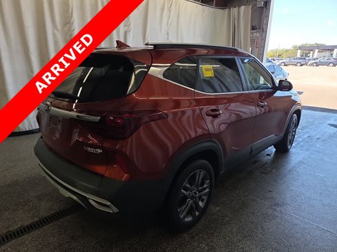 Used 2021 Kia Seltos S image 3