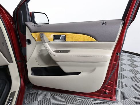 Used 2014 Lincoln MKX AWD w/ Equipment Group 102A image 26