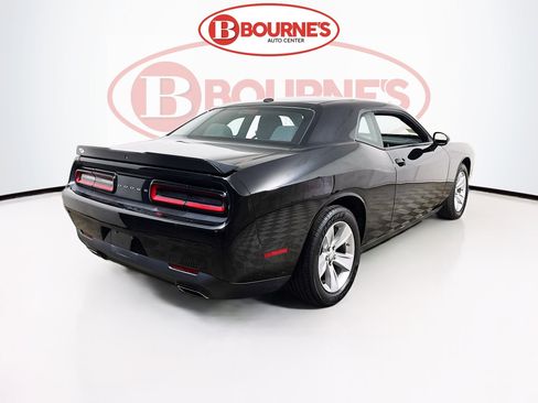 Used 2023 Dodge Challenger SXT RWD image 9
