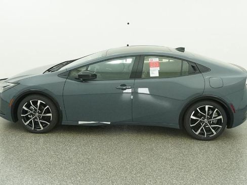 New 2026 Toyota Prius Plug-In Hybrid FWD image 19