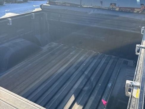 Used 2024 GMC Sierra 1500 AT4X image 11