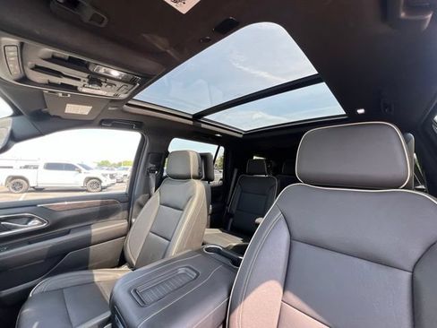 Used 2023 Chevrolet Tahoe Premier w/ Advanced Technology Package AWD/4WD image 31