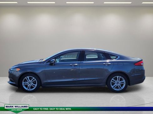 Used 2018 Ford Fusion SE w/ Fusion SE Technology Package FWD image 7