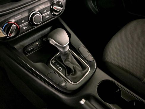 Used 2025 Kia Soul LX image 17