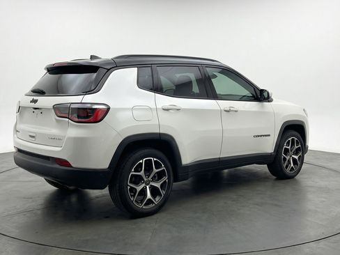 Used 2025 Jeep Compass Limited AWD/4WD image 9