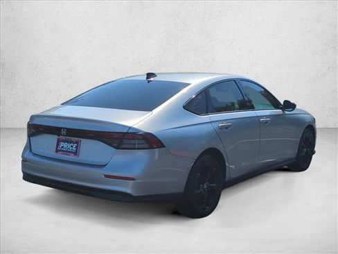 Used 2025 Honda Accord SE image 5