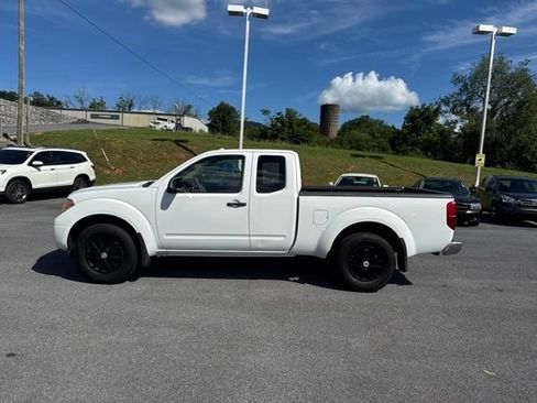 Used 2015 Nissan Frontier SV AWD/4WD image 5