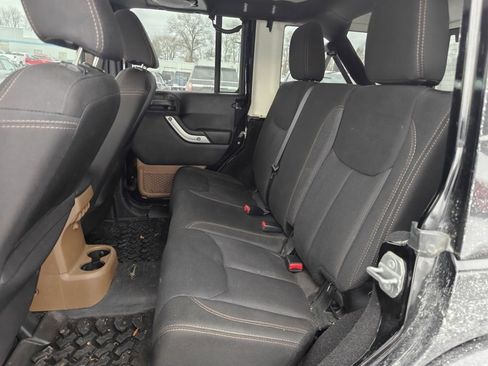 Used 2014 Jeep Wrangler Unlimited Sahara w/ Connectivity Group image 8