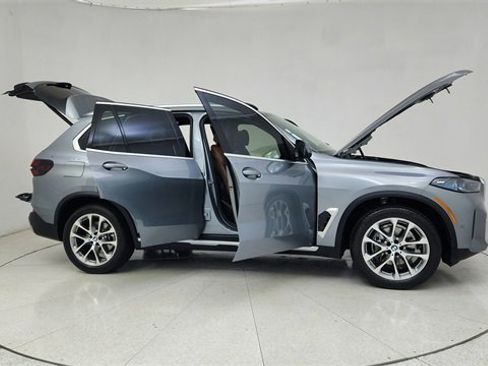 Used 2026 BMW X5 sDrive40i image 71