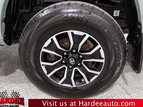 Used 2022 Toyota Tacoma TRD Sport w/ Technology Package RWD image 10