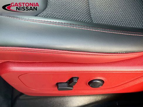 Used 2022 RAM 1500 Rebel image 25